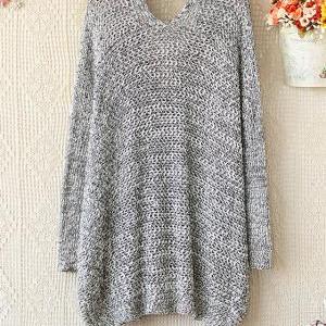 Spell To Loose V-neck Long Sleeve Knit Sweater..
